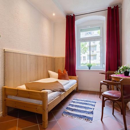 Gaestezimmer I Einzelzimmer Mit Gemeinschaftsbad Und Gemeinschaftskueche Chemnitz Exterior photo